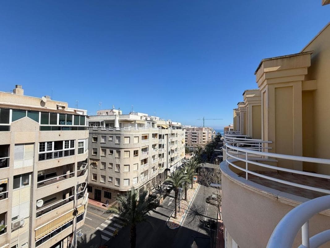 Penthouse, 2 bedrooms — Torrevieja