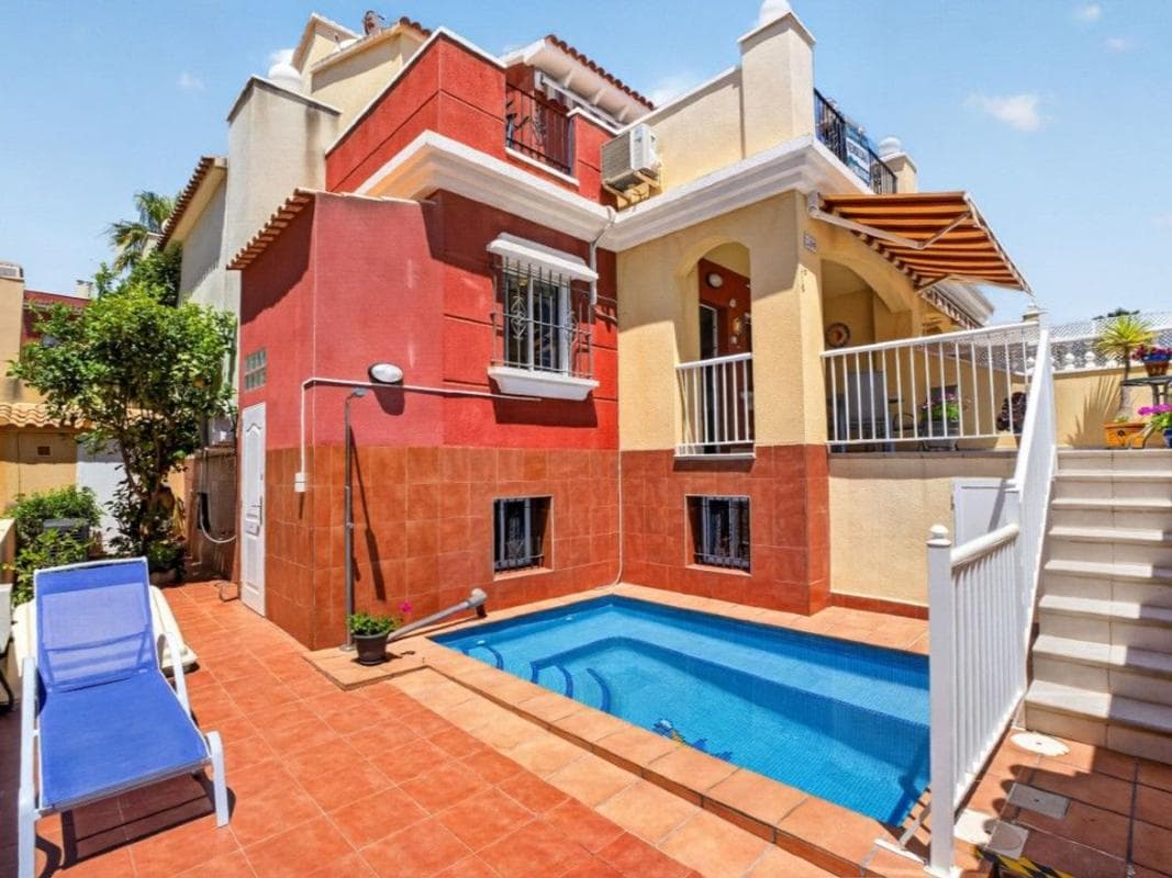 Townhouse, 4 bedrooms — Torrevieja