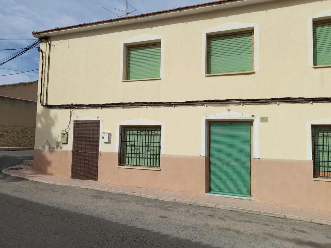Chalet pareado, 5 dormitorios — Monovar