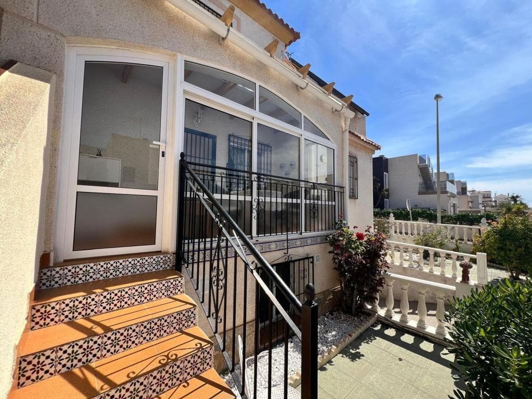 Chalet, 3 dormitorios — Torrevieja