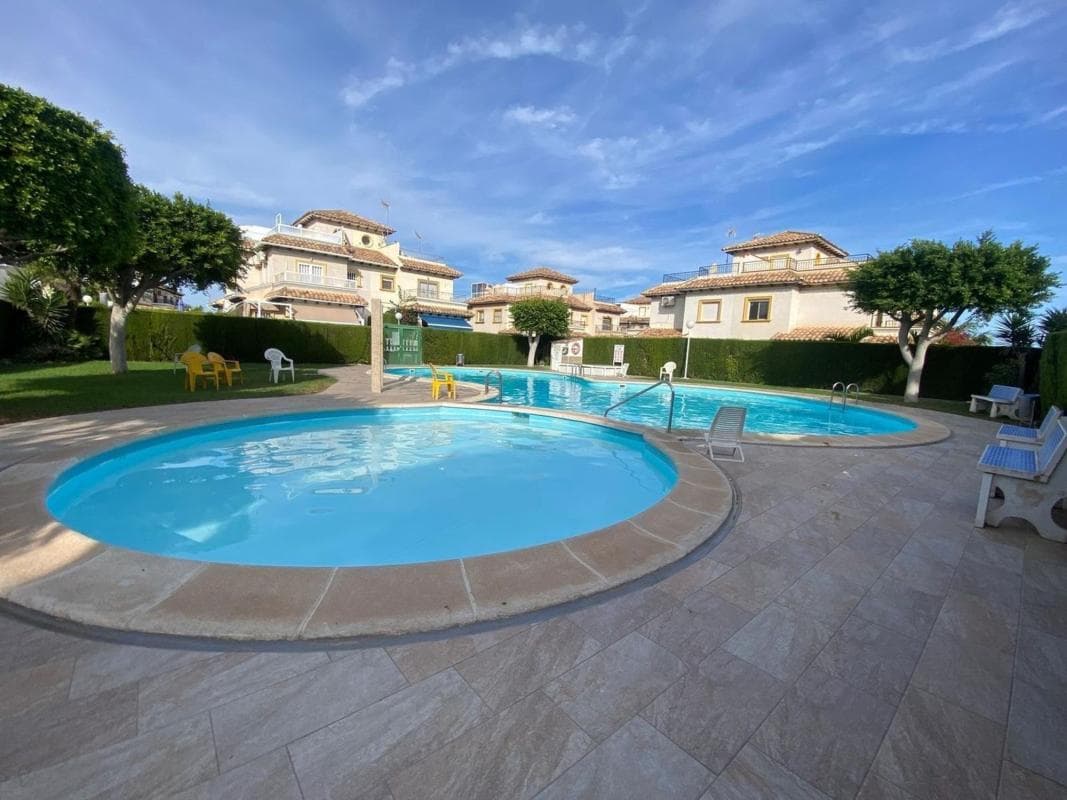 Chalet, 2 dormitorios — Orihuela