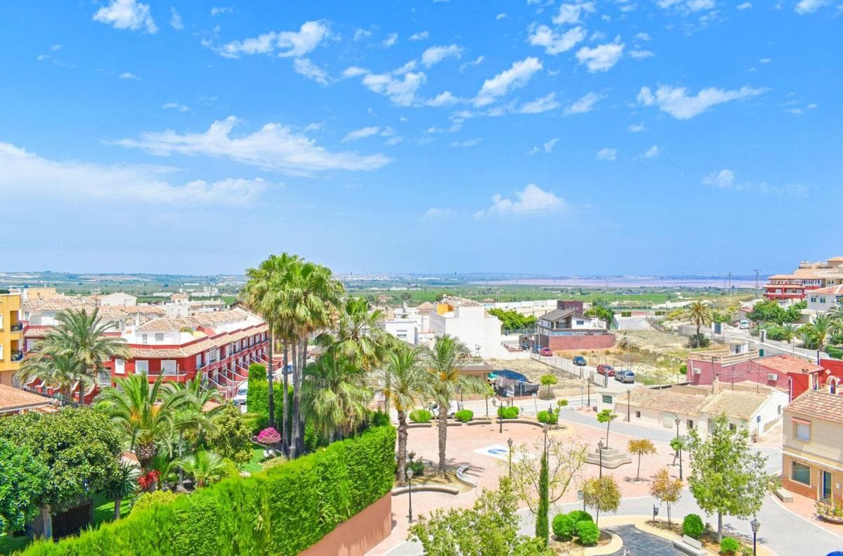 Piso, 5 dormitorios — San Miguel de Salinas